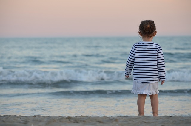 dziewczynka na plaży